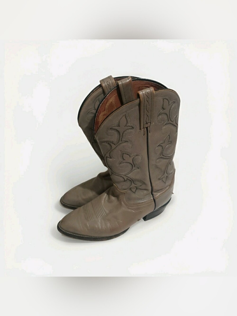 Tony Lama men’s western cowboy boots in size 11 D. Gray/taupe leather upper with
